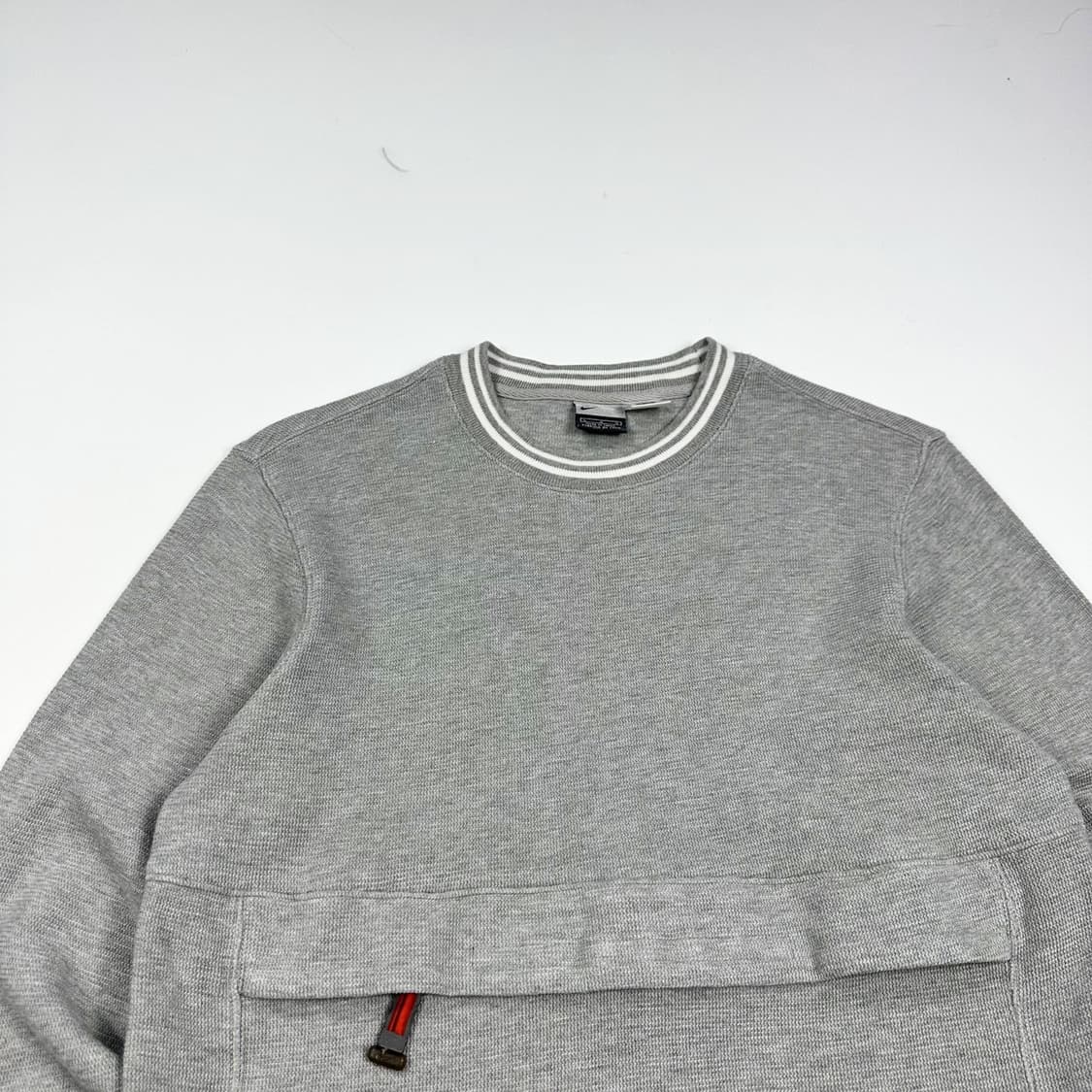 나이키 레트로 스우시 그레이 포켓 맨투맨 (L) 상품이미지1