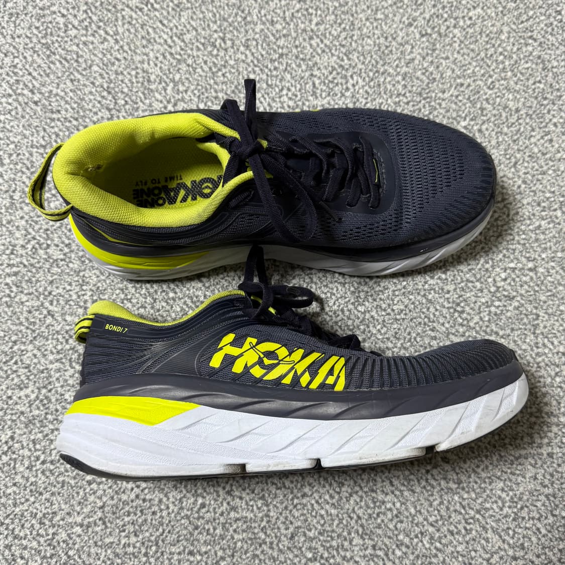 [정가 20만원] HOKA 호카 본디7 러닝화 250 상품이미지1