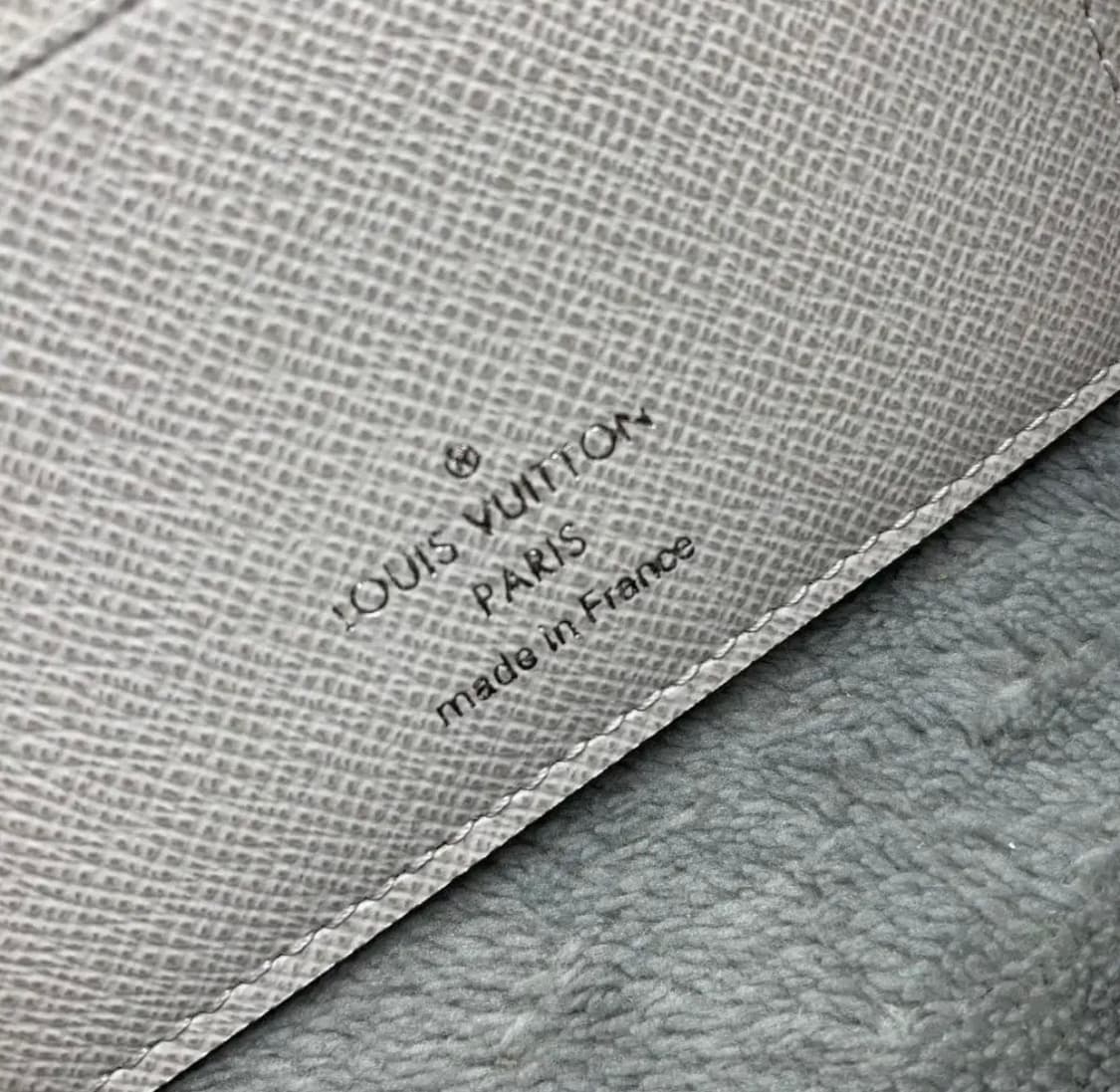 루이비통 한정판 안타르티카 회이트 반지갑 상품이미지6