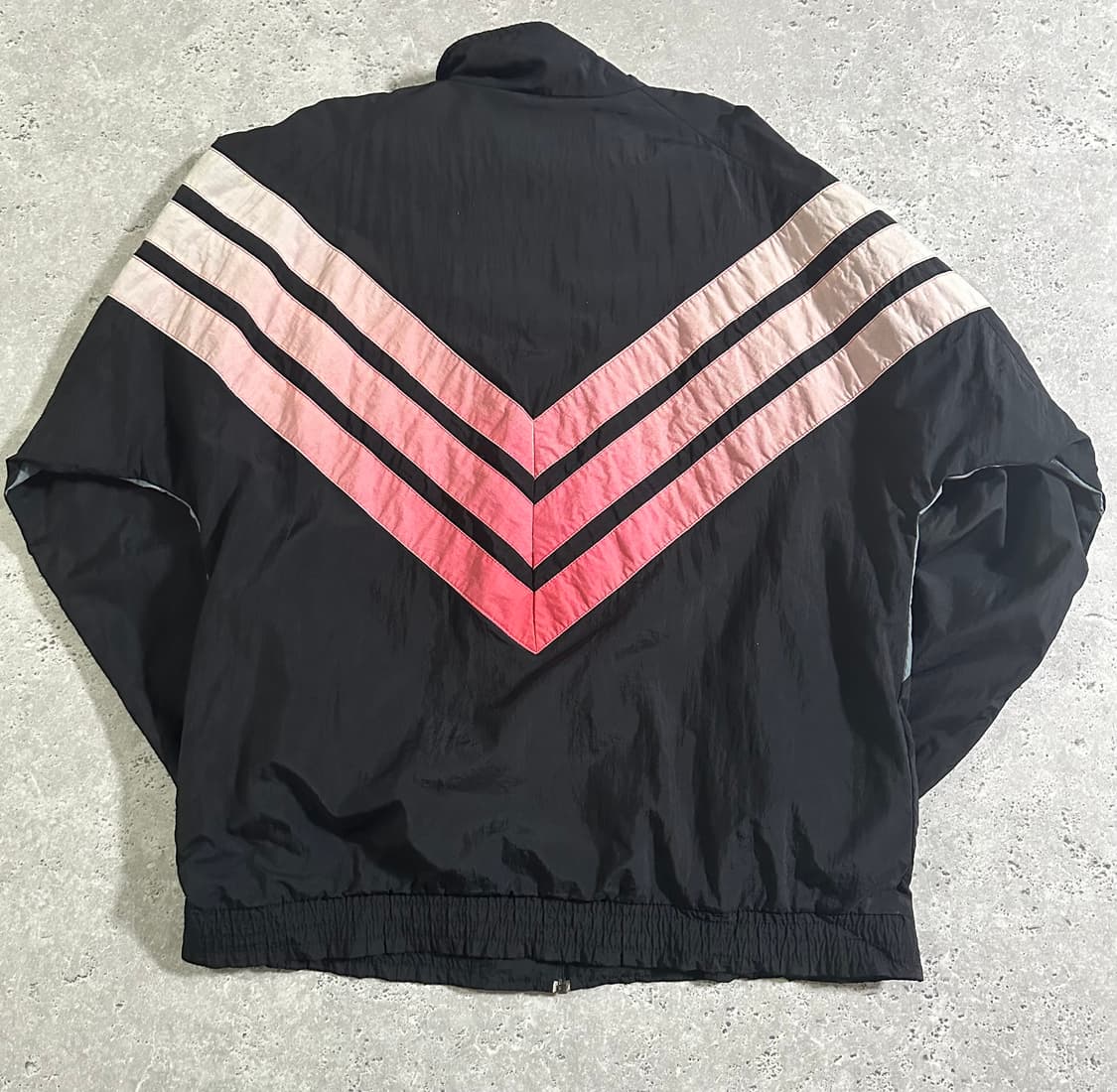 80-90s 아디다스 쉐브론 V라인 패치 바람막이 상품이미지3