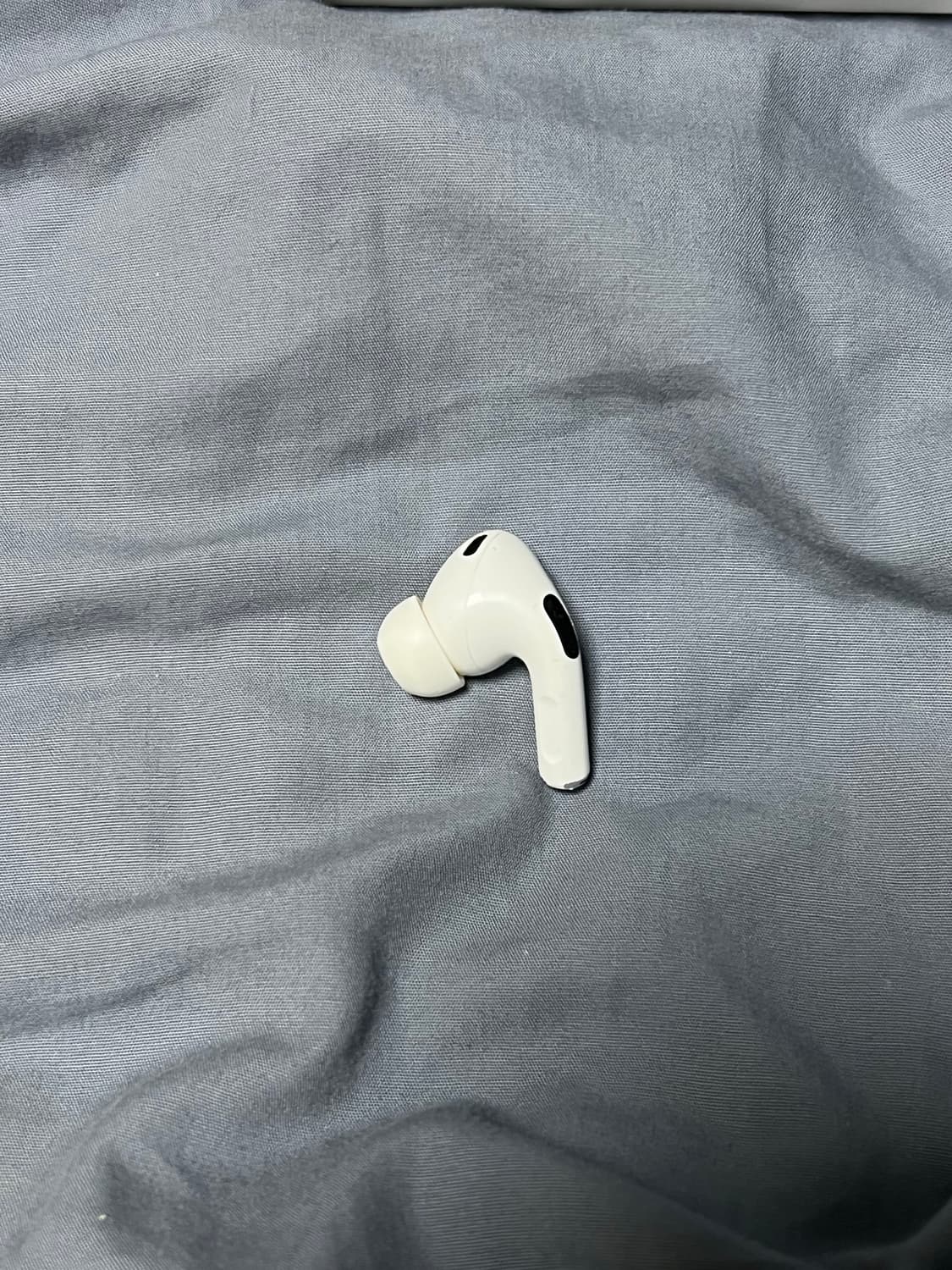 에어팟 프로 2세대 왼쪽 상품이미지3