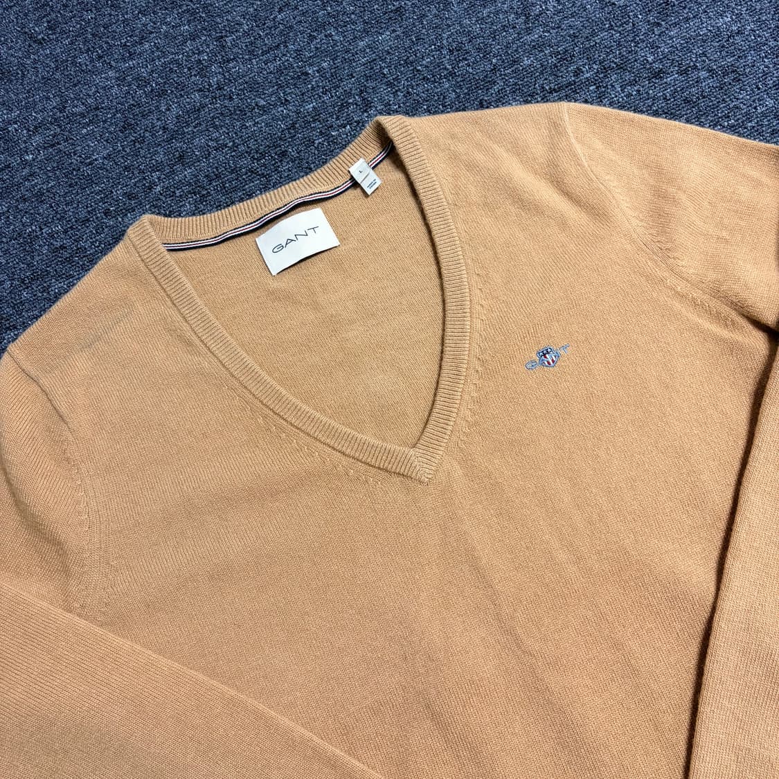 GANT 코튼 브이넥 니트 샌드 멜란지 상품이미지3