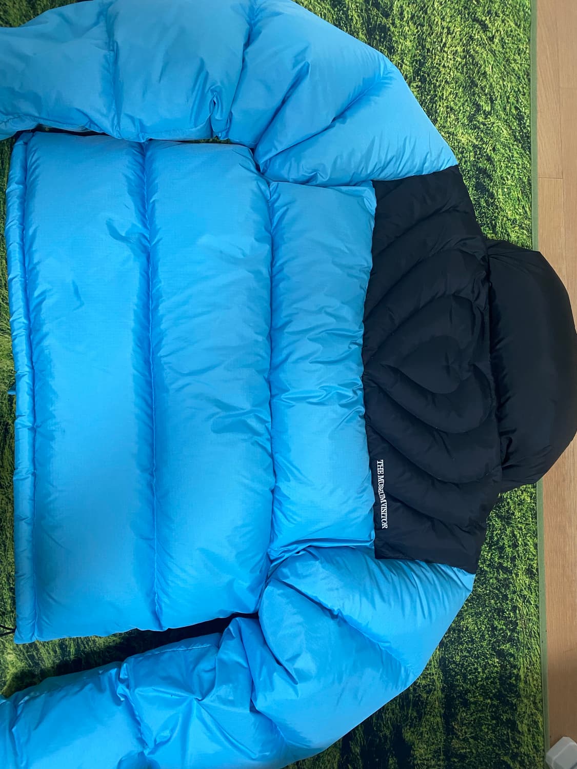 더뮤지엄비지터 패딩 상품이미지6