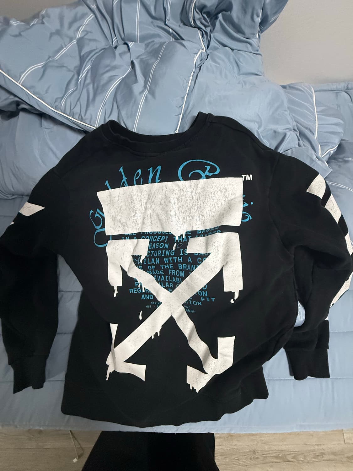 오프화이트맨투맨 상품이미지1