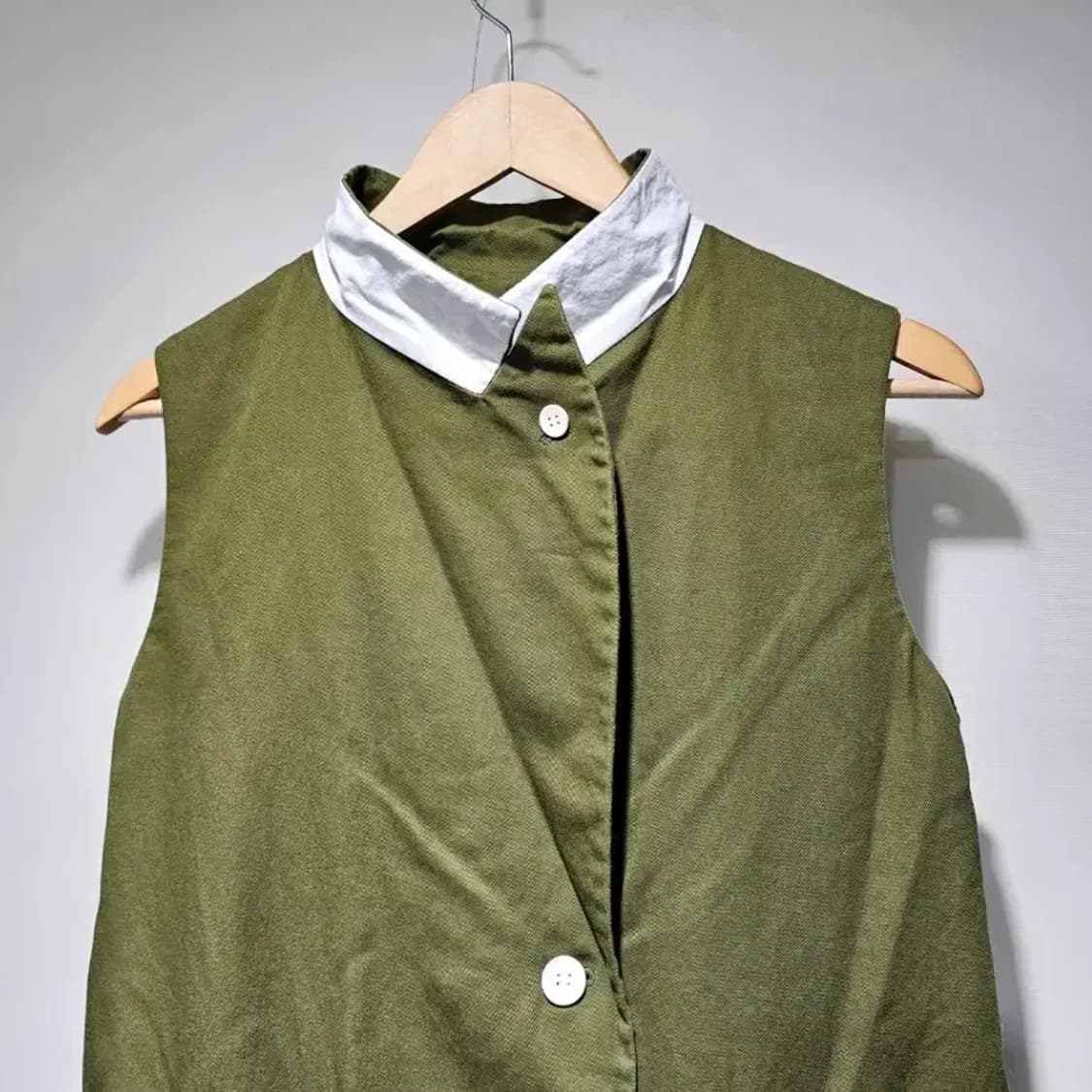 구호(KUHO) 카키 롱 베스트 ~55반 상품이미지3