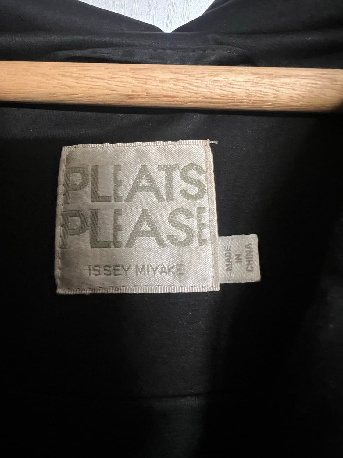 이세이미야케 다운패딩코트  블랙 상품이미지2