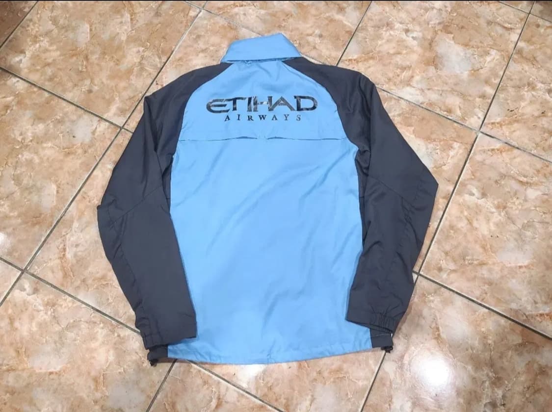 엄브로 맨시티 바람막이 상품이미지2