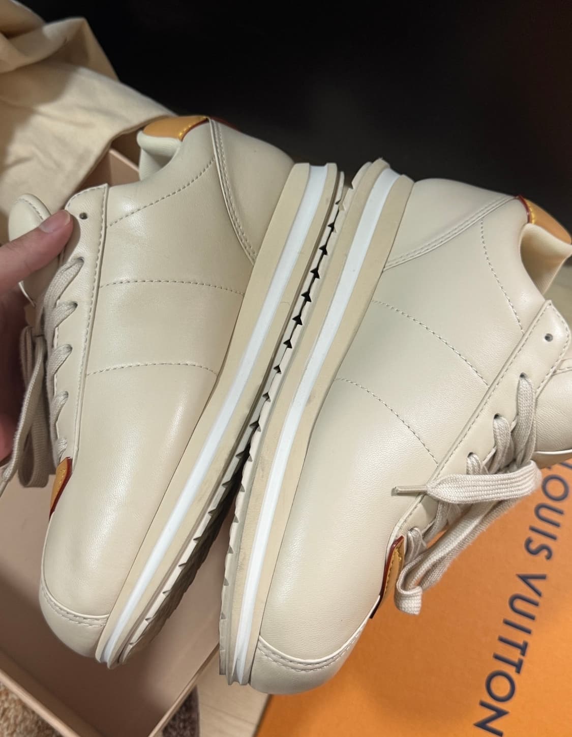 루이비통 버터소프트 스니커즈(8.5,270)-이번주까지 상품이미지2