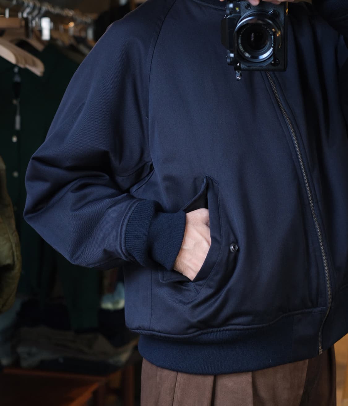 24AW 아프레쎄 실크 패딩 자켓 다크네이비 색상 2사이즈 판매합니다 상품이미지5