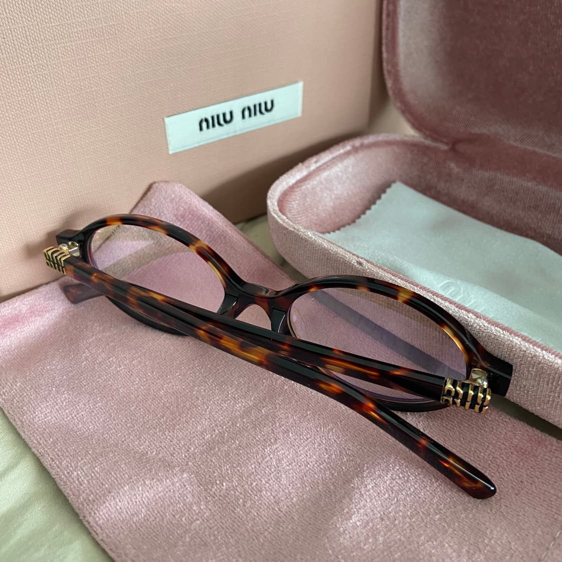 [정품] 미우미우 라운드 안경테 토티스 골드 로고 풀박스 상품이미지3