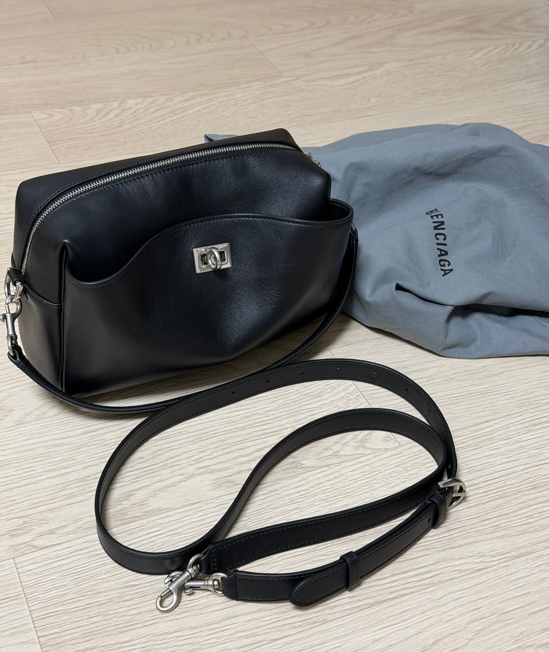 발렌시아가 로데오 카메라 백  상품이미지5