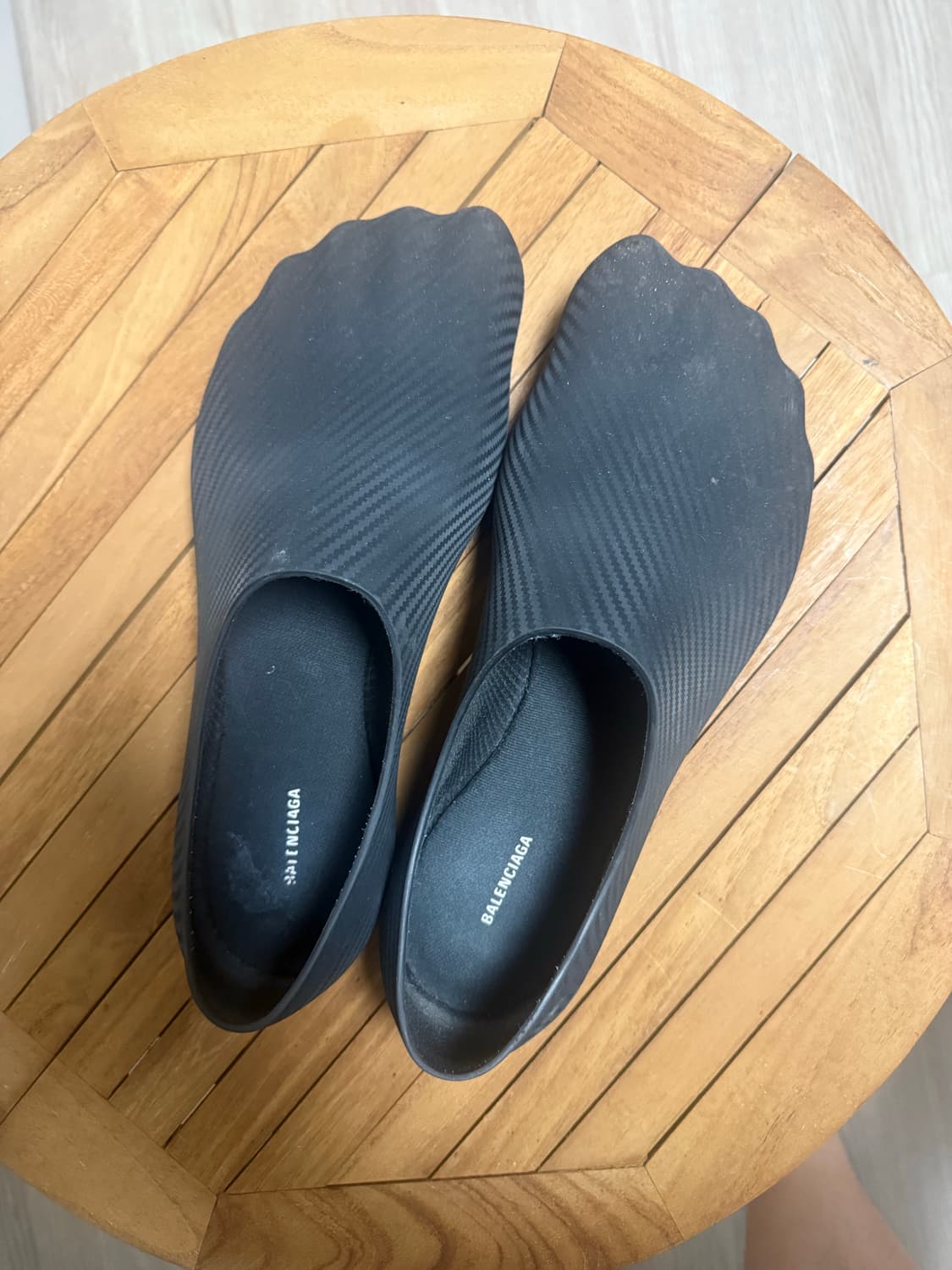 발렌시아가 울트라 플랫 블랙 42 상품이미지1