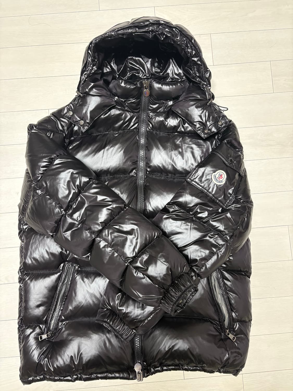 Moncler Maya 후드 쇼트 다운 재킷 상품이미지3