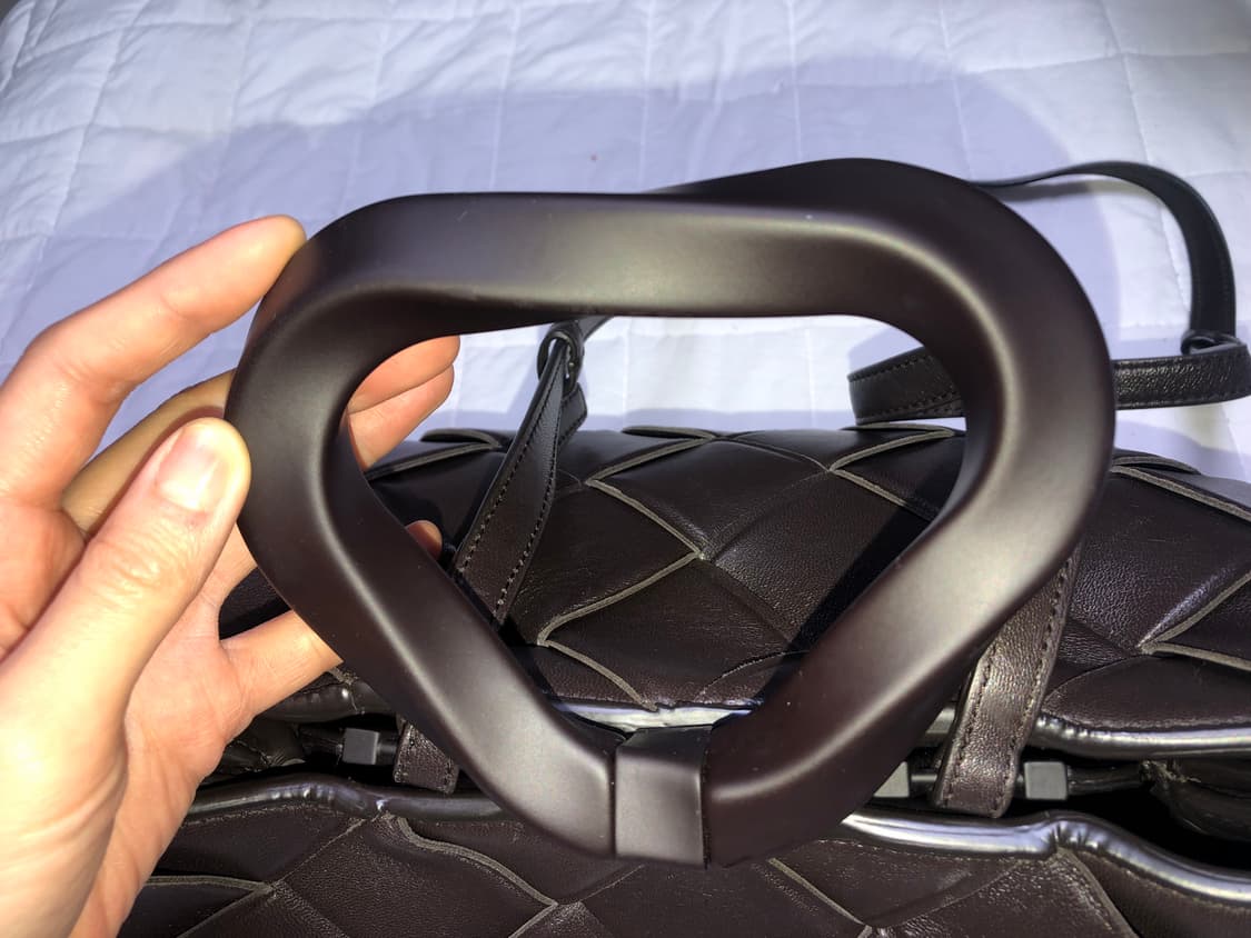 보테가베네타 그래스프 탑 핸들 백 상품이미지2