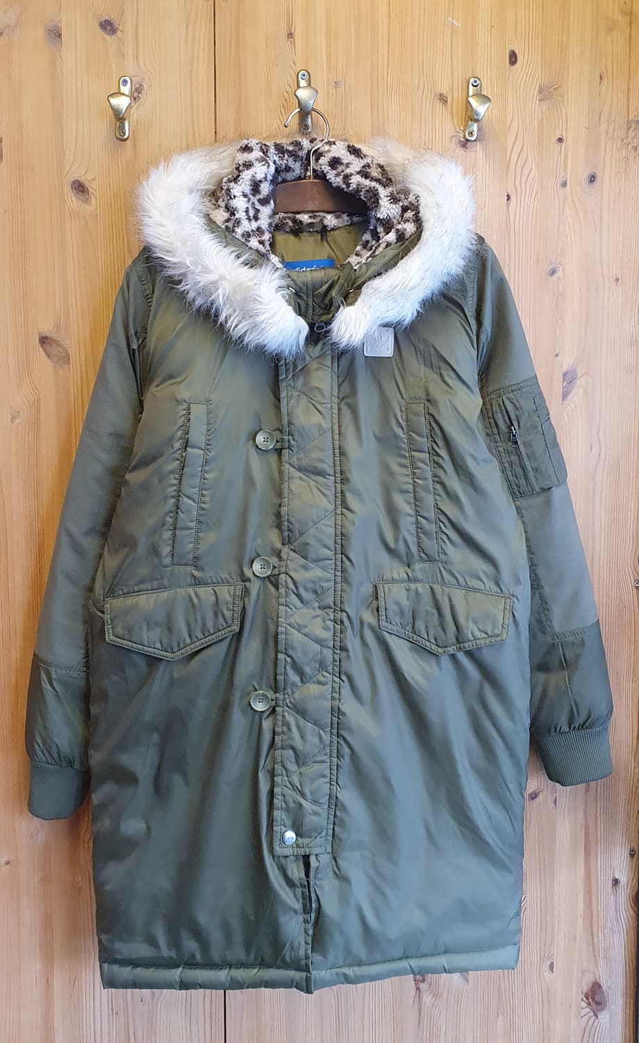 66/77.아디다스 다운 롱 봄버점퍼 상품이미지1