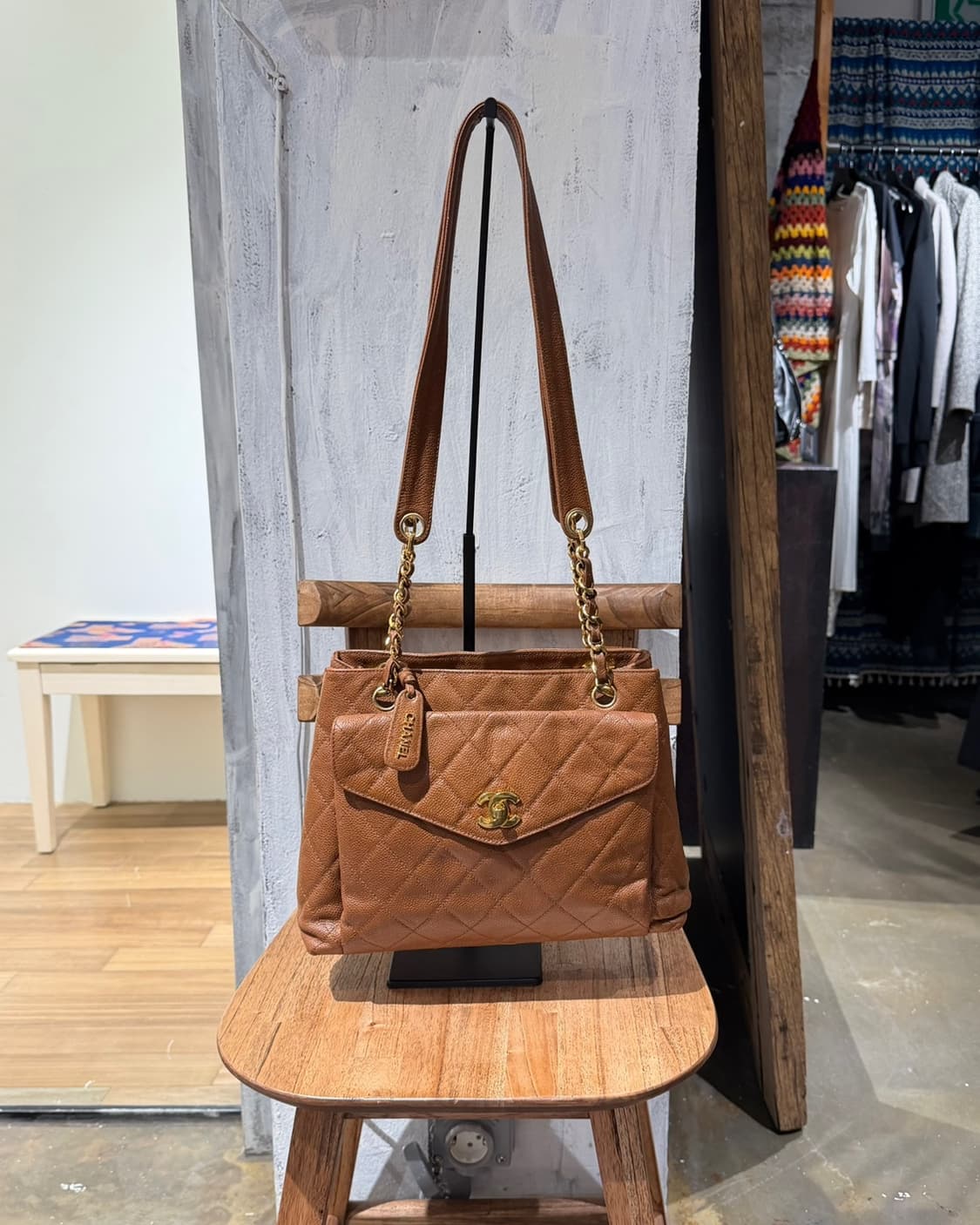 샤넬 브라운 클래식 cc 퀼팅 캐비어 숄더백 상품이미지2