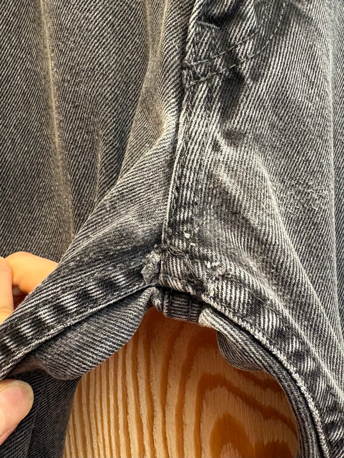 리바이스 505 블랙워시드 데님팬츠 상품이미지4