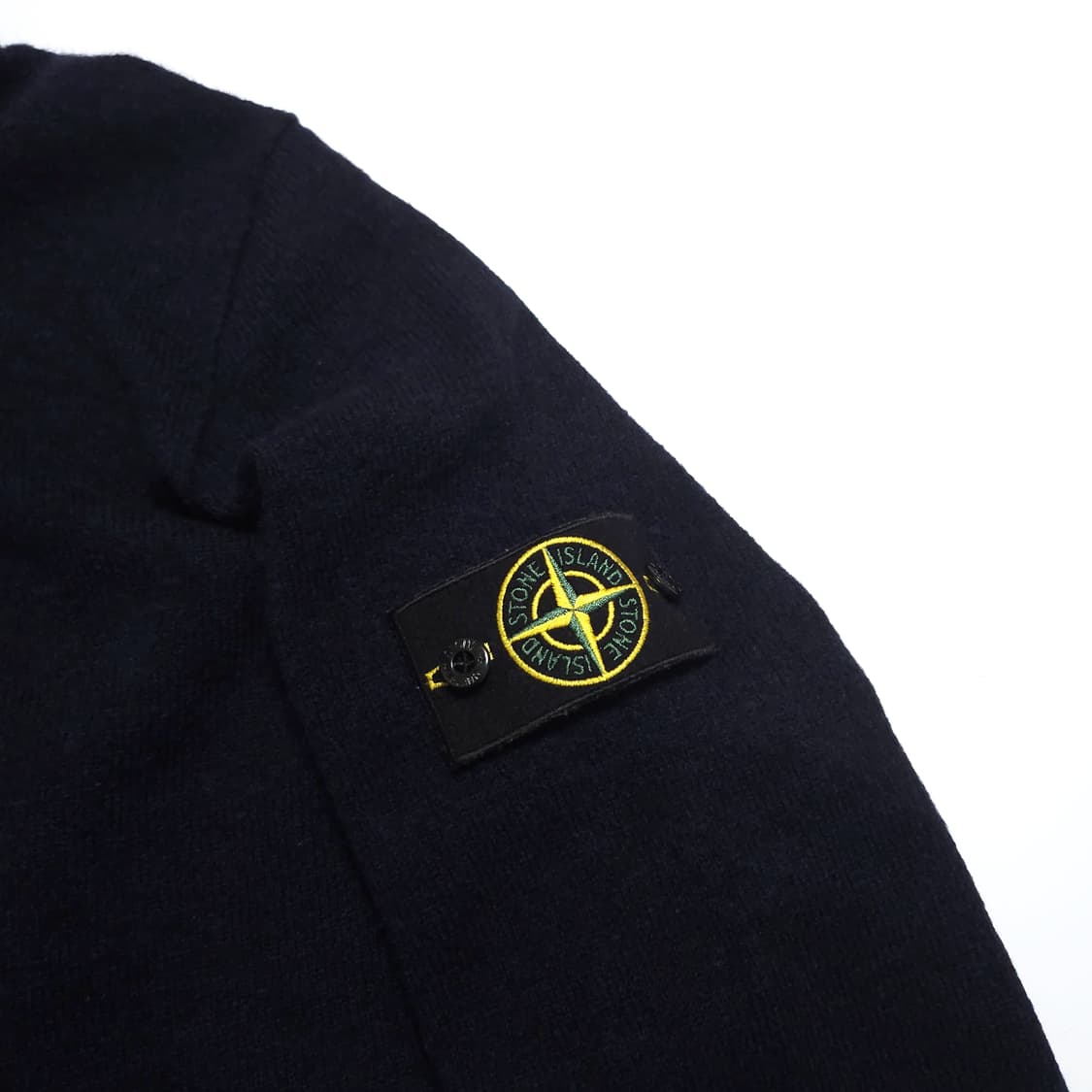 스톤아일랜드 와펜 패치 니트 가디건 네이비 상품이미지5