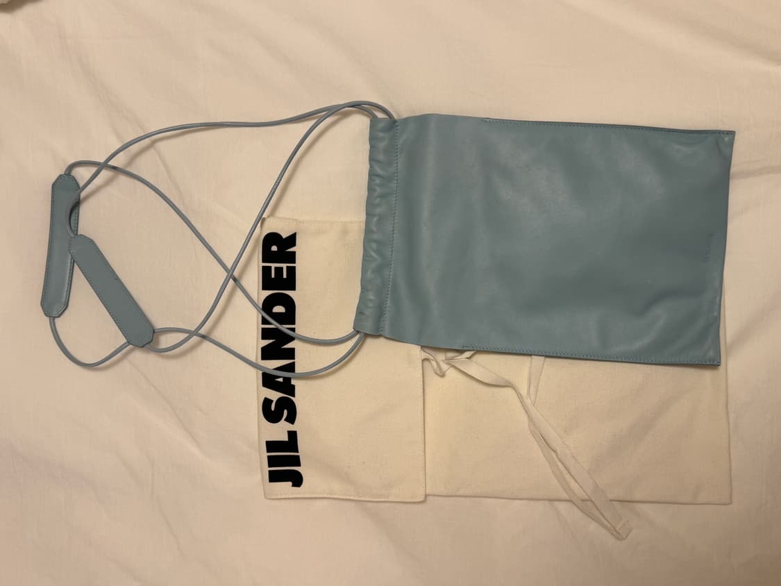 질샌더 드로스트링 레더 숄더백 하늘색 상품이미지4