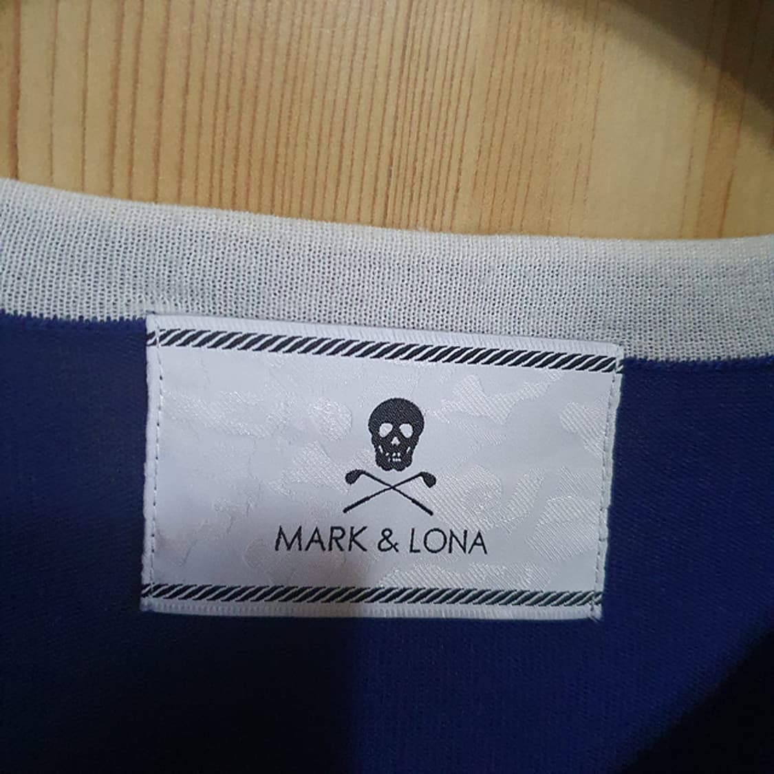 마크앤로나 브이넥 니트 105 상품이미지3