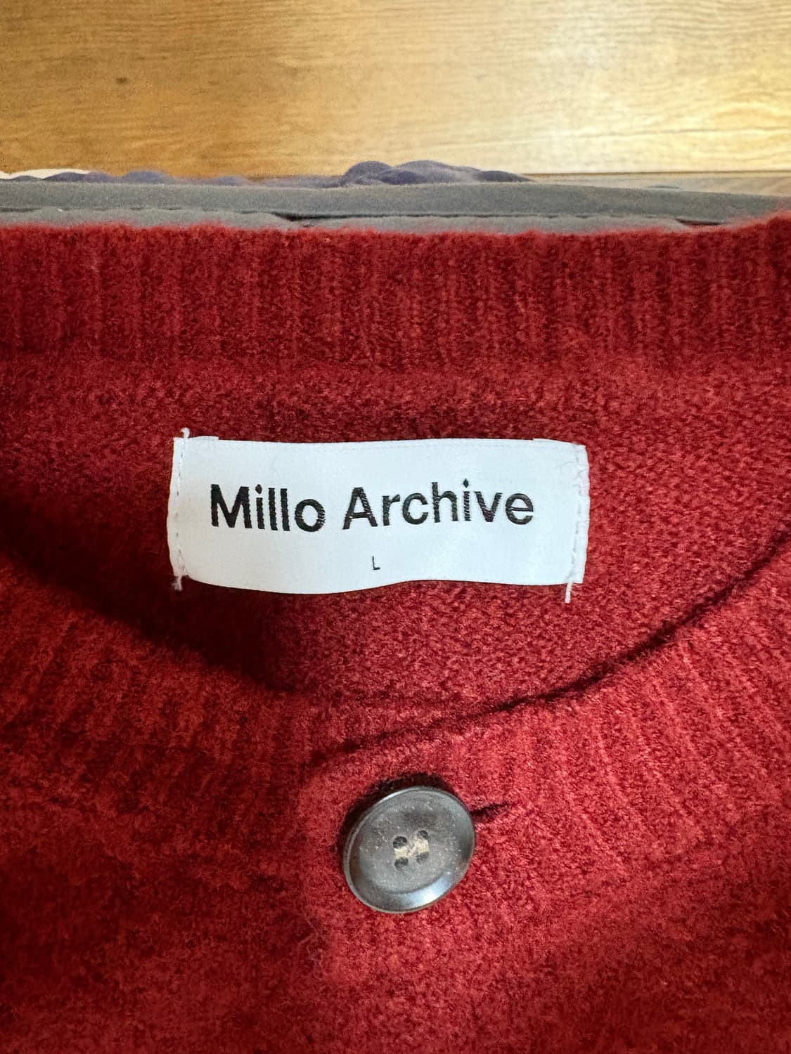 밀로아카이브 크룩 무브 가디건 레드 팝니다 상품이미지3