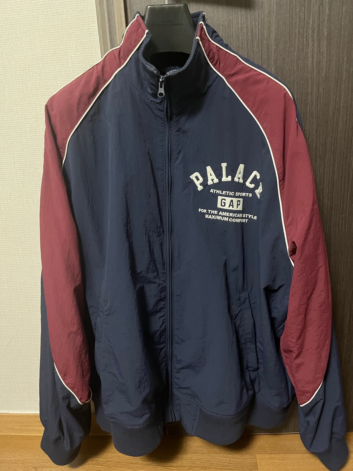 팔라스 x 갭 나일론 트랙 탑 네이비 레드 - 24SS 상품이미지1