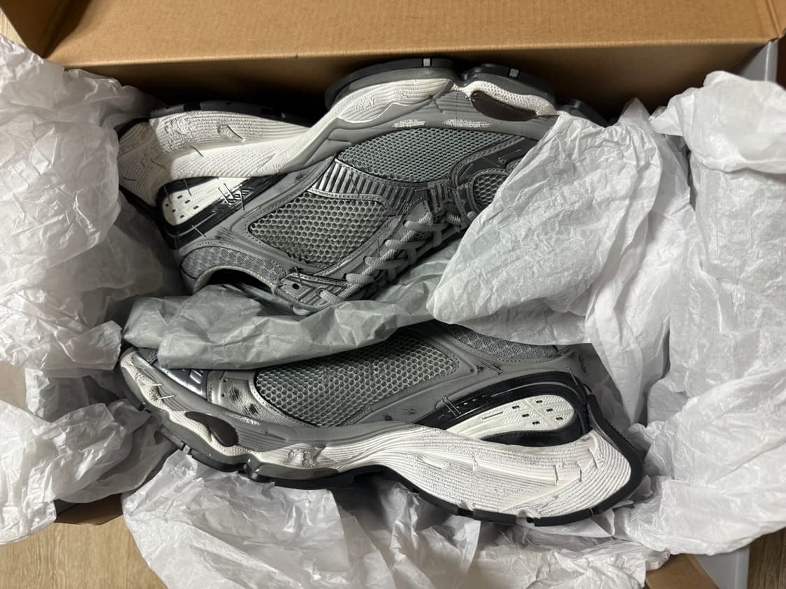 발렌시아가 스테이플러 실버 그레이 44사이즈 상품이미지1