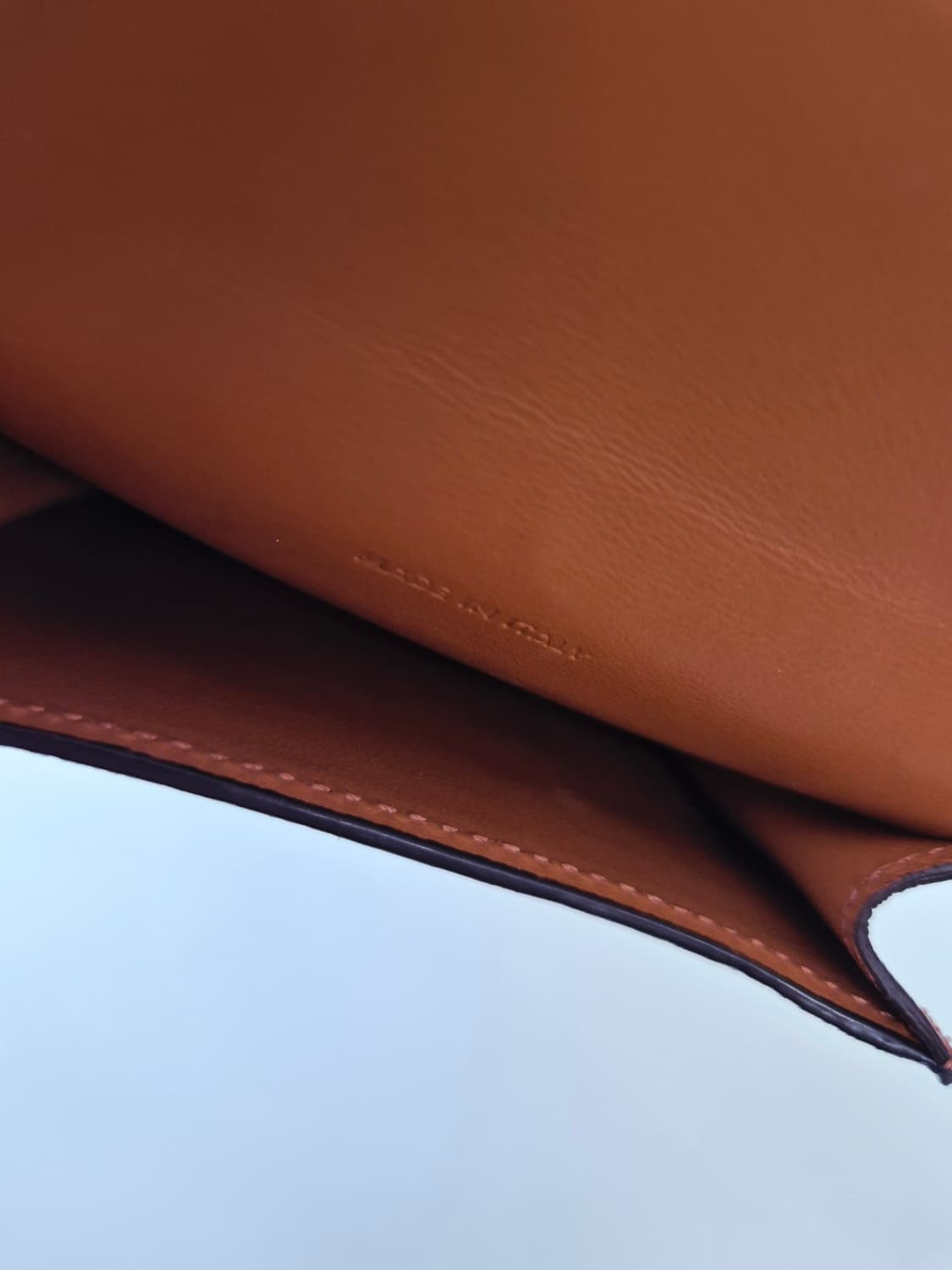 셀린느 트리옹프 폰파우치 플랩 크로스백 상품이미지8