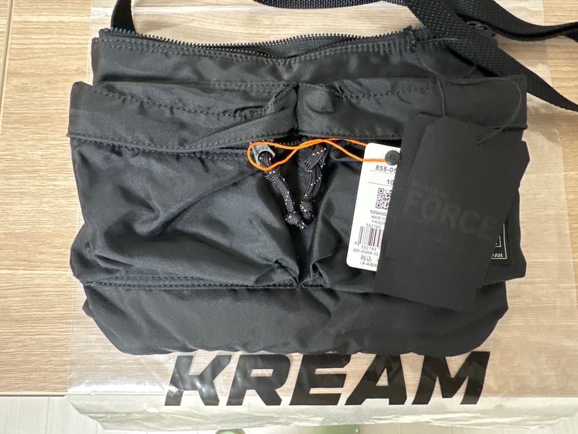 요시다포터 포스 숄더백 블랙 (주우재 가방) 상품이미지1