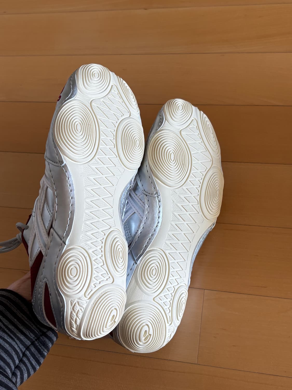 아식스 하이퍼싱크 그레이 퓨어 실버 240 상품이미지3