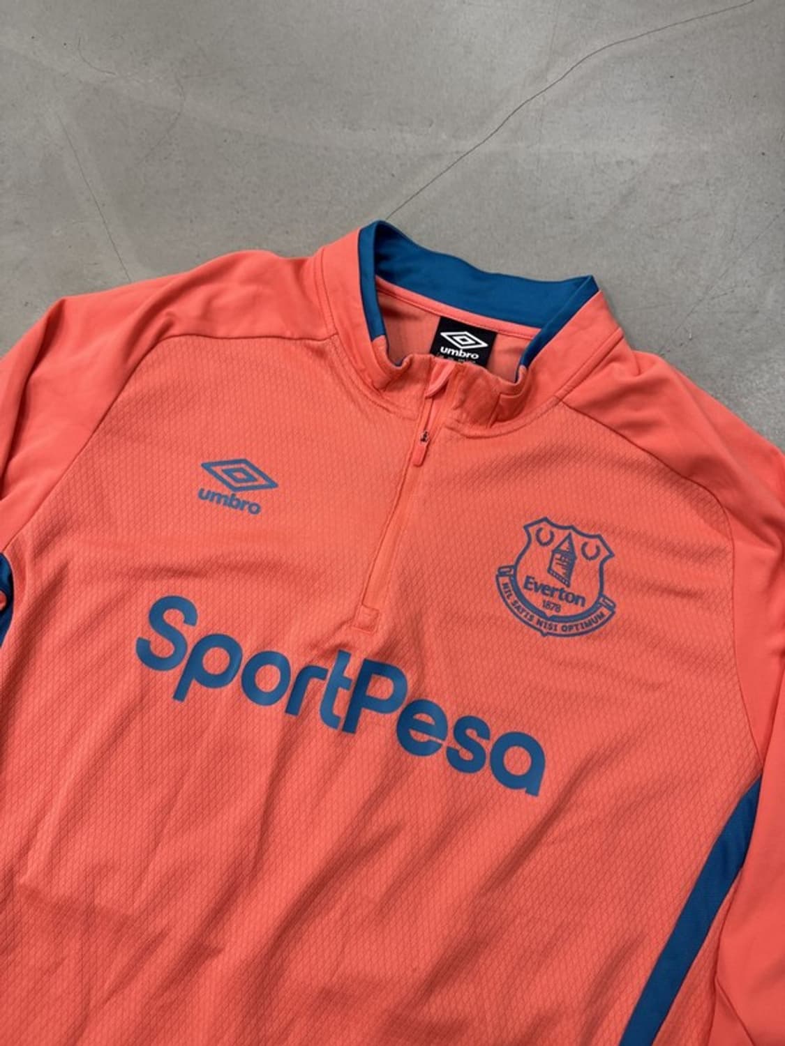 엄브로 에버튼 반집업 2XL  상품이미지2