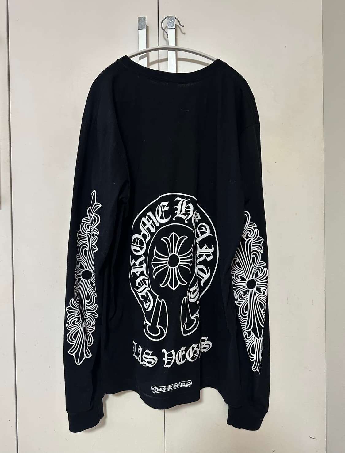 크롬하츠 라스베가스 플로랄 크로스 홀스슈 롱슬리브 긴팔 티셔츠  상품이미지1