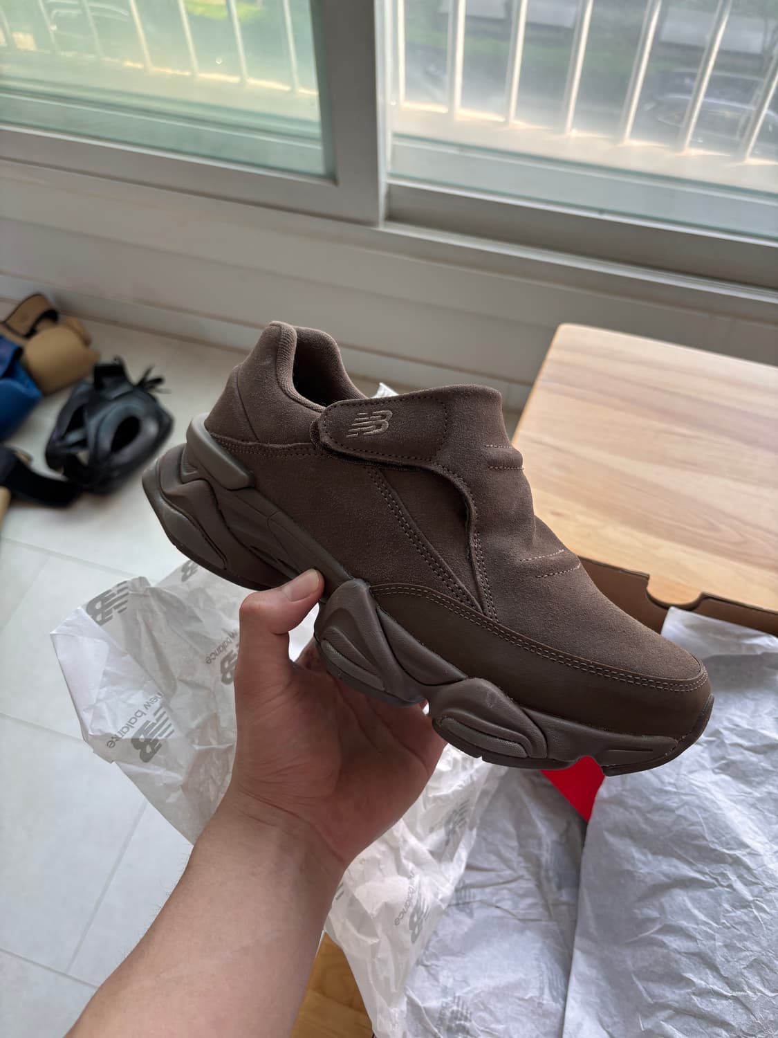 뉴발란스 8040 슬립온 스니커즈 브라운 상품이미지1