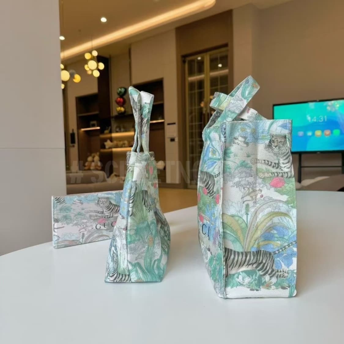 구찌뷰티 2025 타이거 에코백 기프트 토트백 라지 상품이미지7