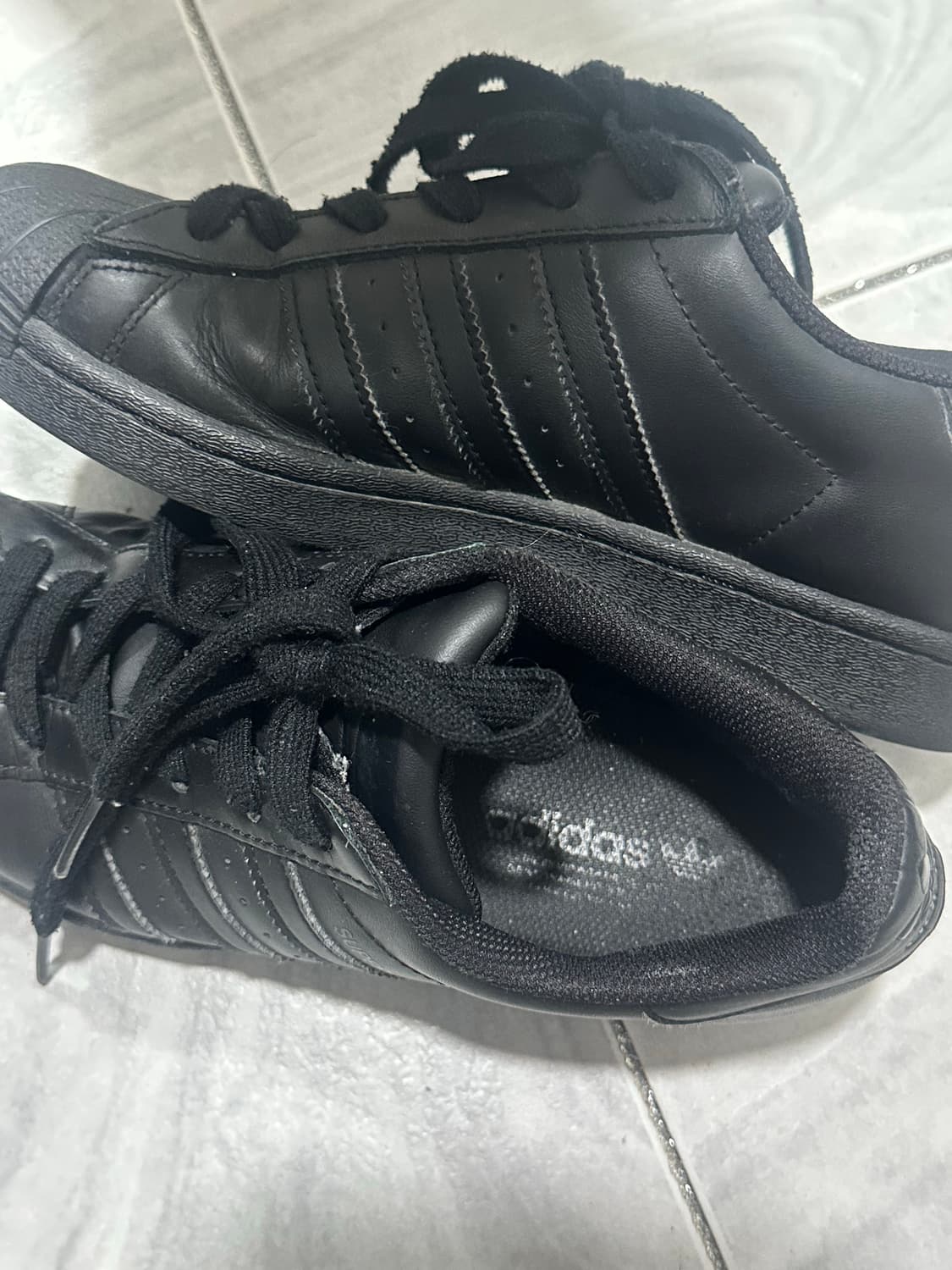 아디다스 슈퍼스타 트리플 블랙 240 상품이미지2