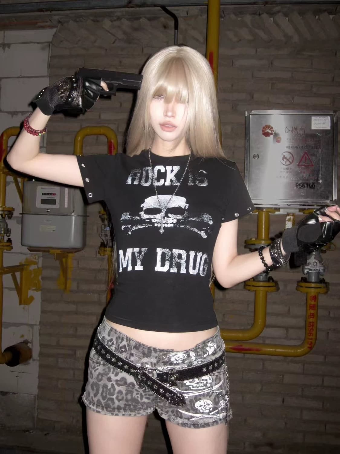 락 스컬 프린팅 크롭 반팔 티셔츠 상품이미지1