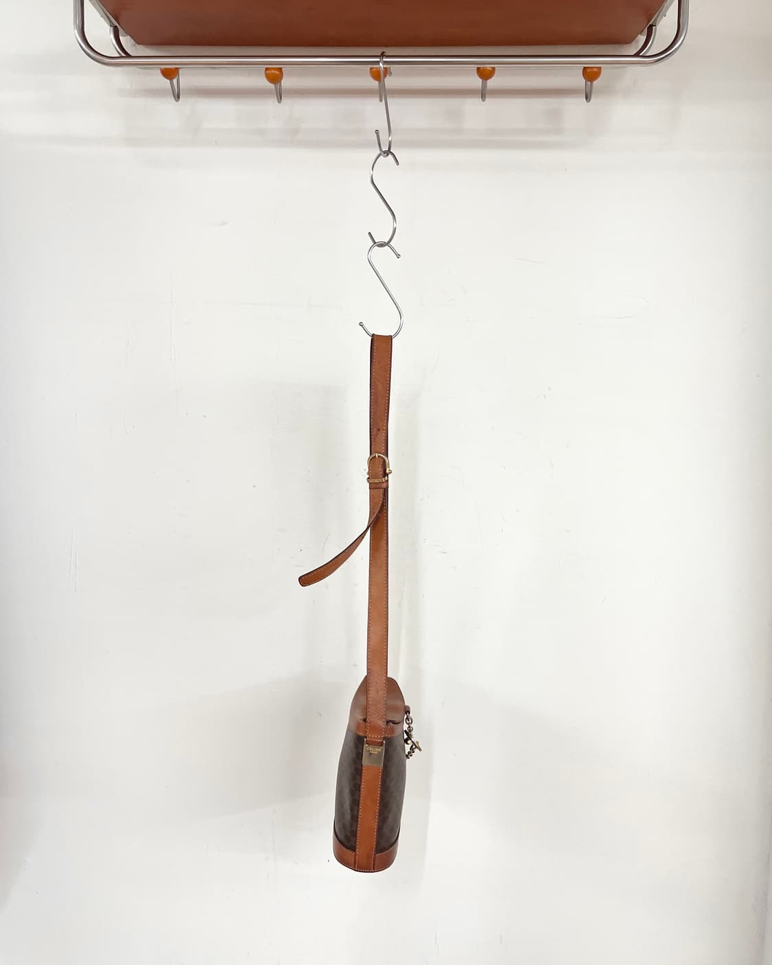 셀린느 마카담 서클로고 버켓백 상품이미지5