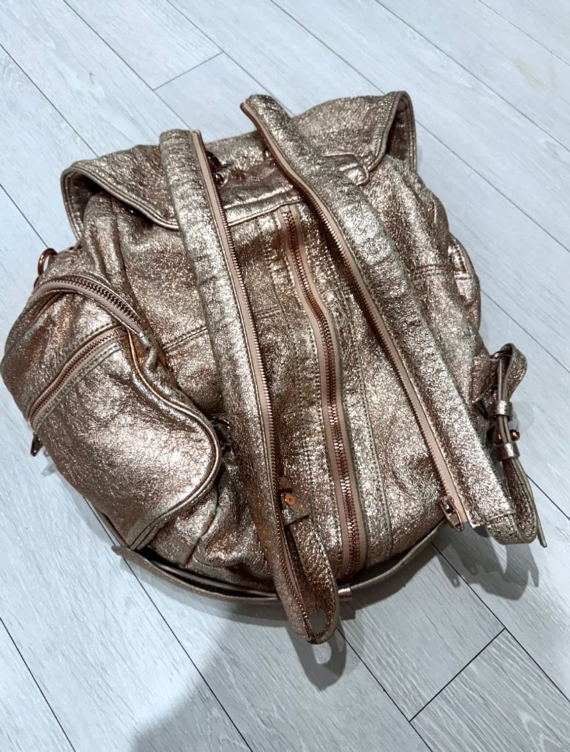 알렉산더왕 마르티 백팩 로즈골드 글리터 투웨이 백 상품이미지3