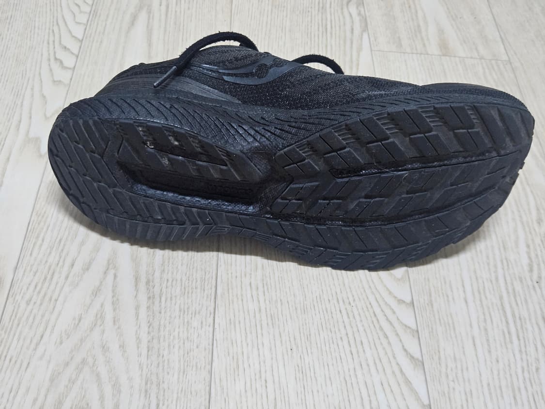 써코니  트라이엄프19 블랙 270mm 상품이미지5