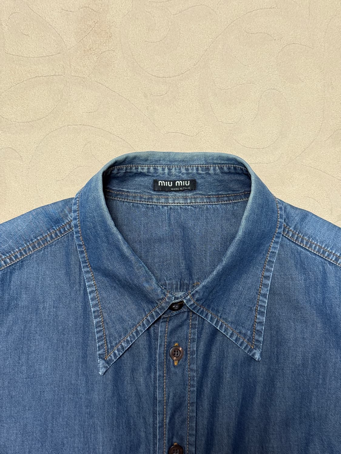 미우미우 샴브레이 셔츠 m 상품이미지3