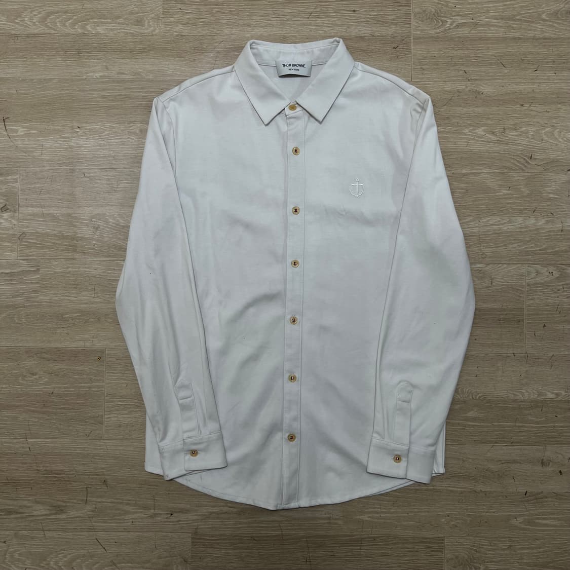톰브라운 앵커 로고 라운드햄 옥스퍼드 긴팔 셔츠 [화이트] 2사이즈 상품이미지1