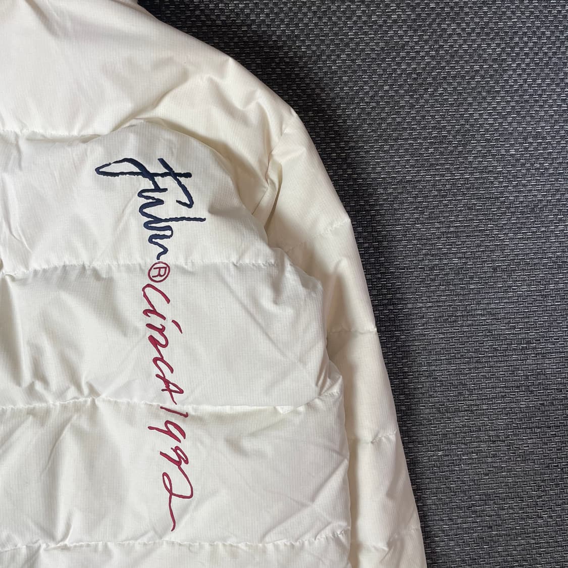 후부 올드스쿨 레터링 덕다운 화이트 패딩 100 상품이미지4