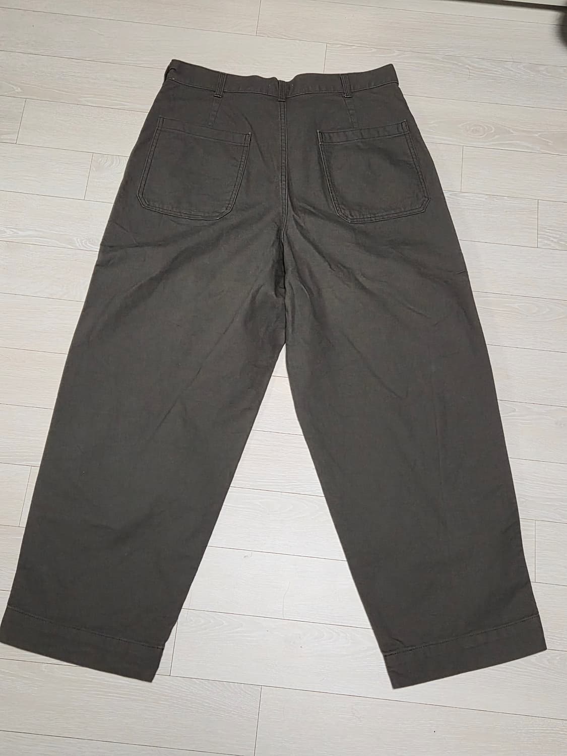 Uniqlo U 와이드 피트 베이커 팬츠 상품이미지2