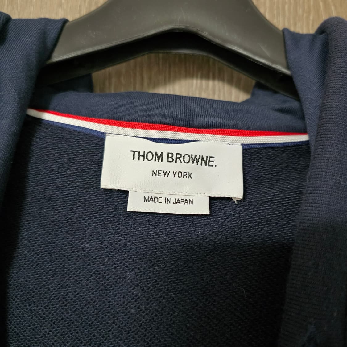 [정품] 톰브라운 시그니처 4바 네이비 후드 집업 (M) 상품이미지6