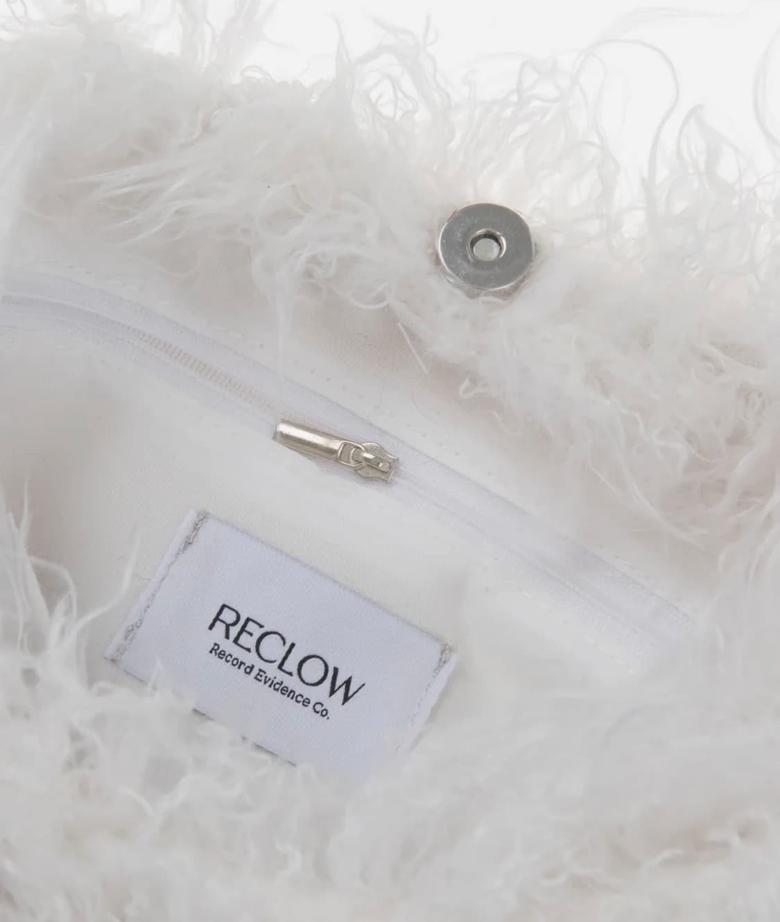 리끌로우 RC PLUSH FUAX FUR BAG WHITE 퍼 가방 상품이미지4