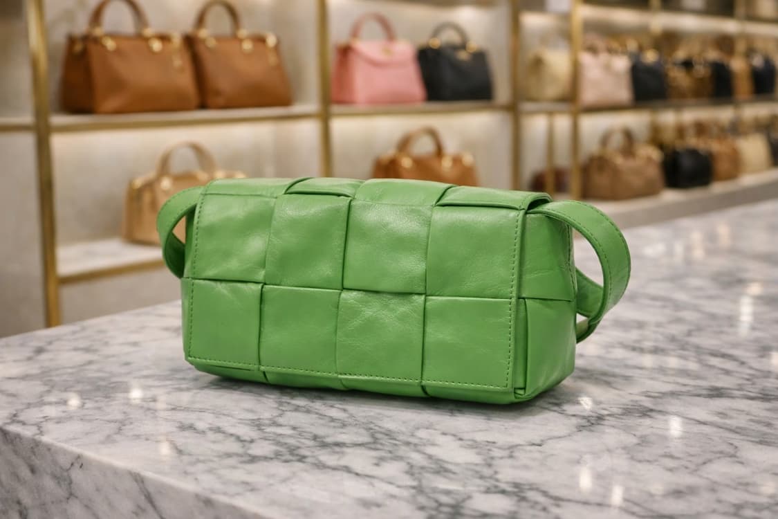 [S급] 보테가베네타 카세트 카프스킨 벨트 미니 뉴세이지 판매합니다!!! 상품이미지1