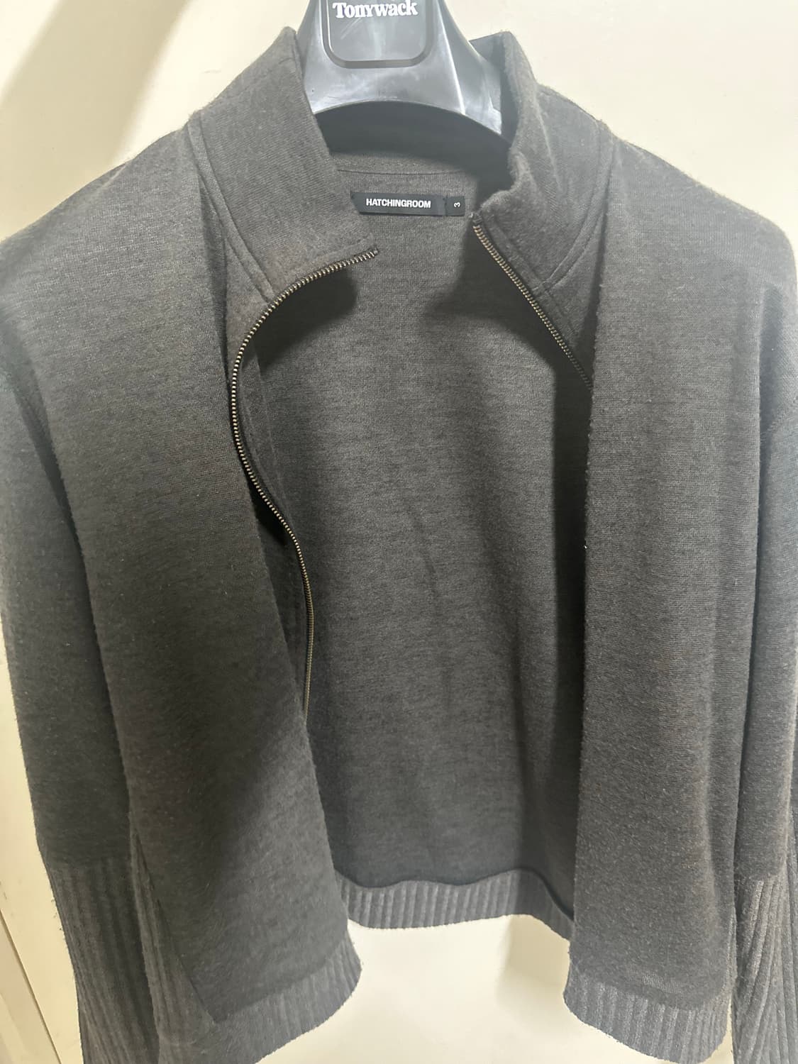 [3] 해칭룸 더블 슬리브 트랙 가디건 카키 상품이미지1