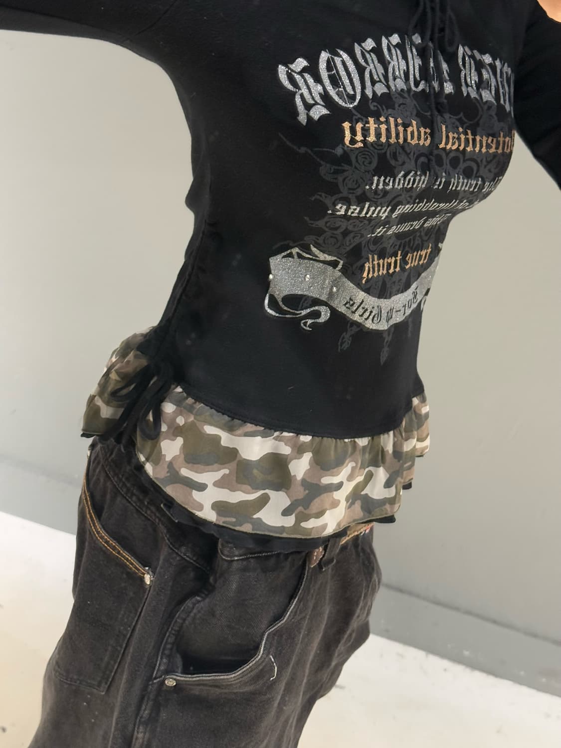 eyelet lettering detail long sleeve 상품이미지3