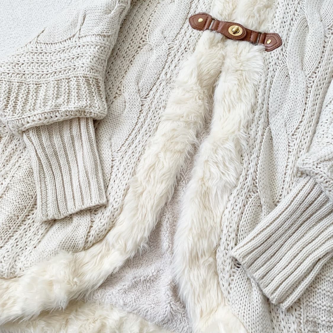 Ryuryu 류류 갸루 가오리핏 퍼 후드 가디건 상품이미지3