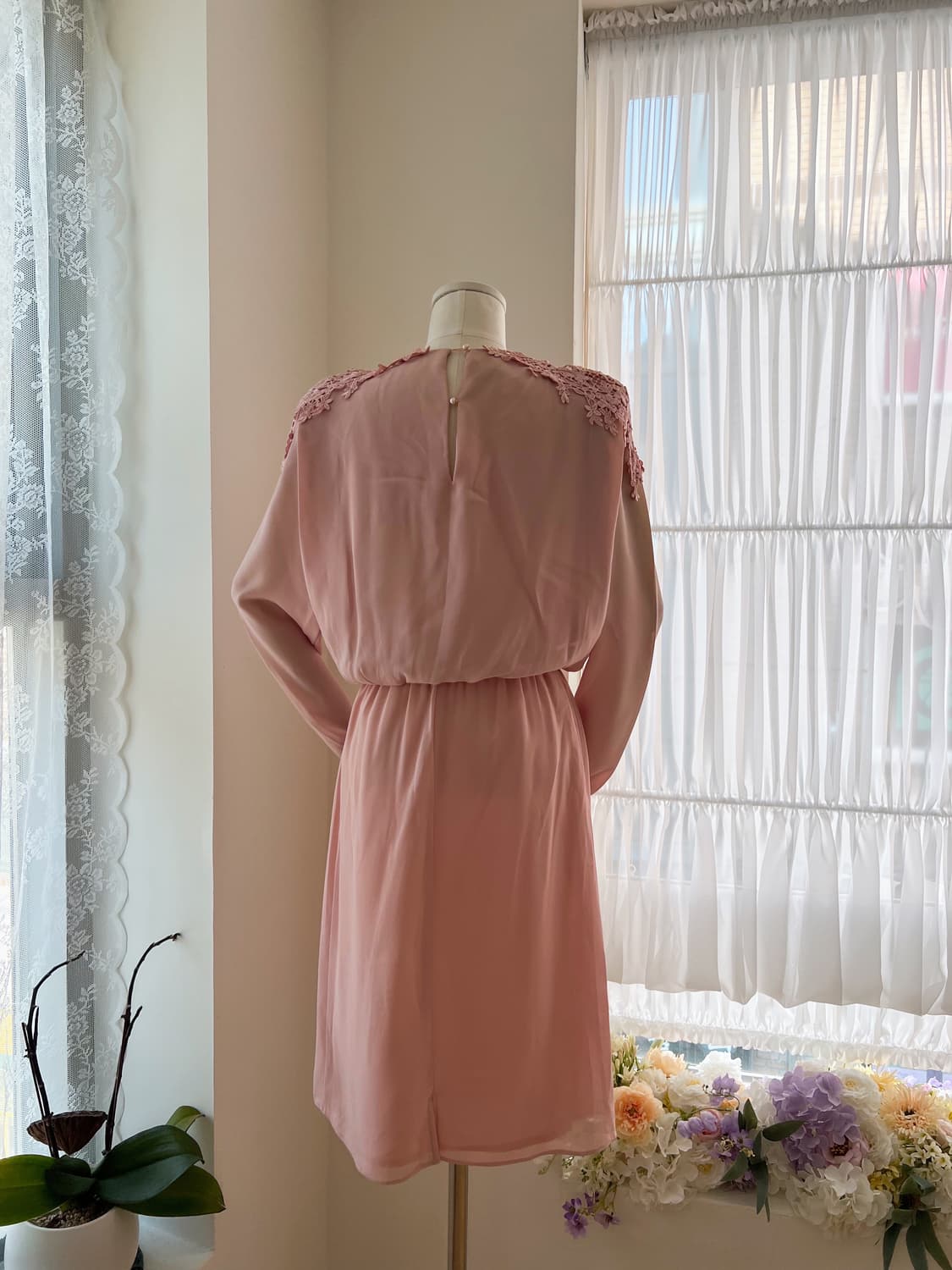 인디핑크 꽃 자수 핀턱 원피스 상품이미지7